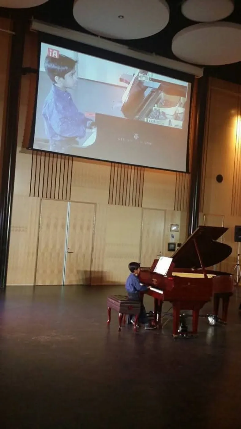 Piano moment